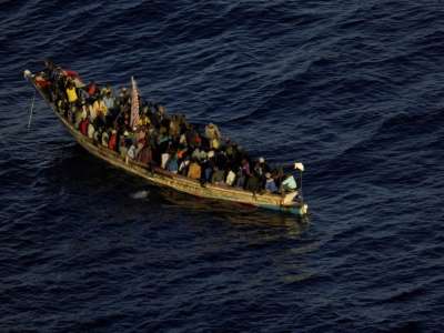 Cayuco with 47 people on board located south of Tenerife