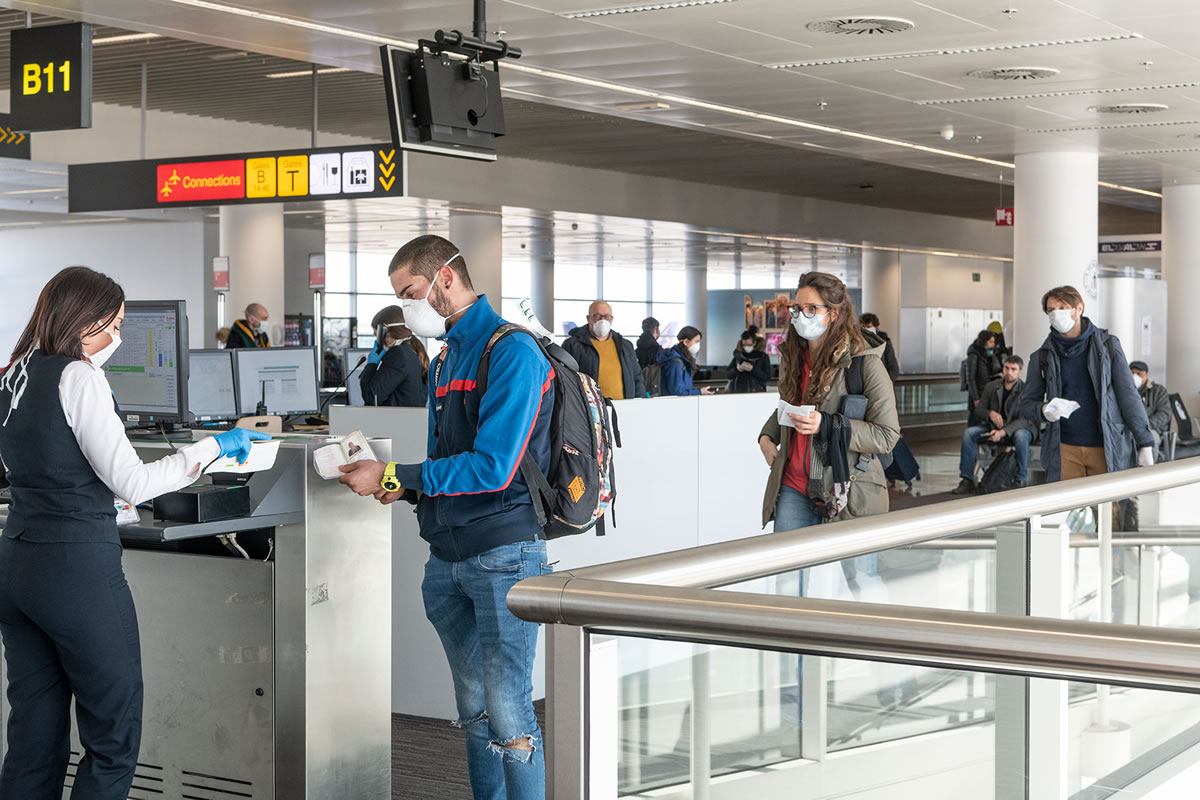 How will the new UK traffic light system for travel work?