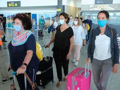 Government changes decision, mainland travellers WILL need tests