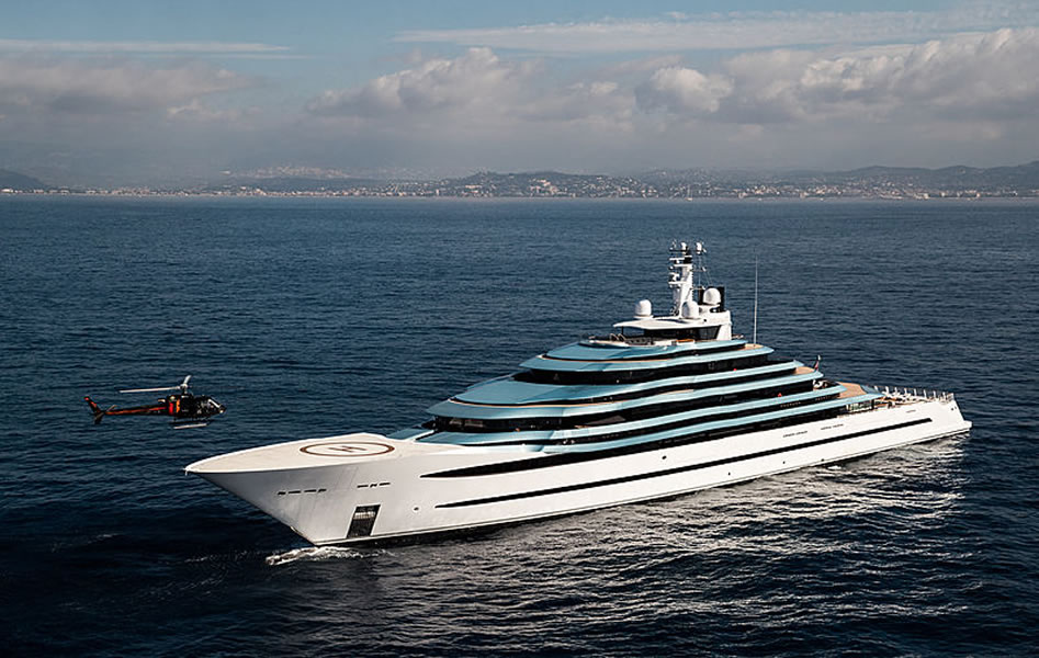 300 million euro super yacht stops off in Gran Canaria for 24 hours