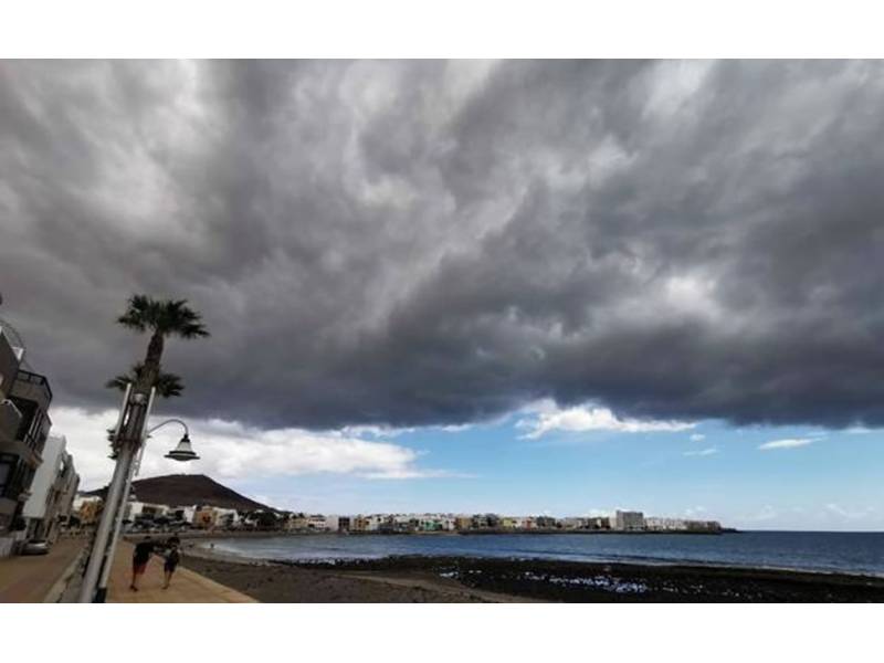 Cloudy and rainy in the north today, but clear and sunny in the south