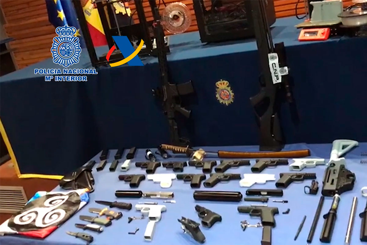 Pictures released of Spanish police raiding 3D-printed gun factory in Tenerife