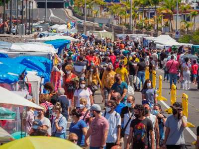 Mass queues as Santa Cruz market re-opens after being closed for months