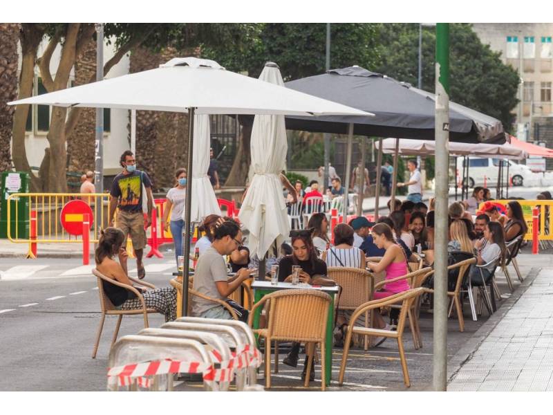 Hospitality satisfied with curfew change, but want interiors open as well