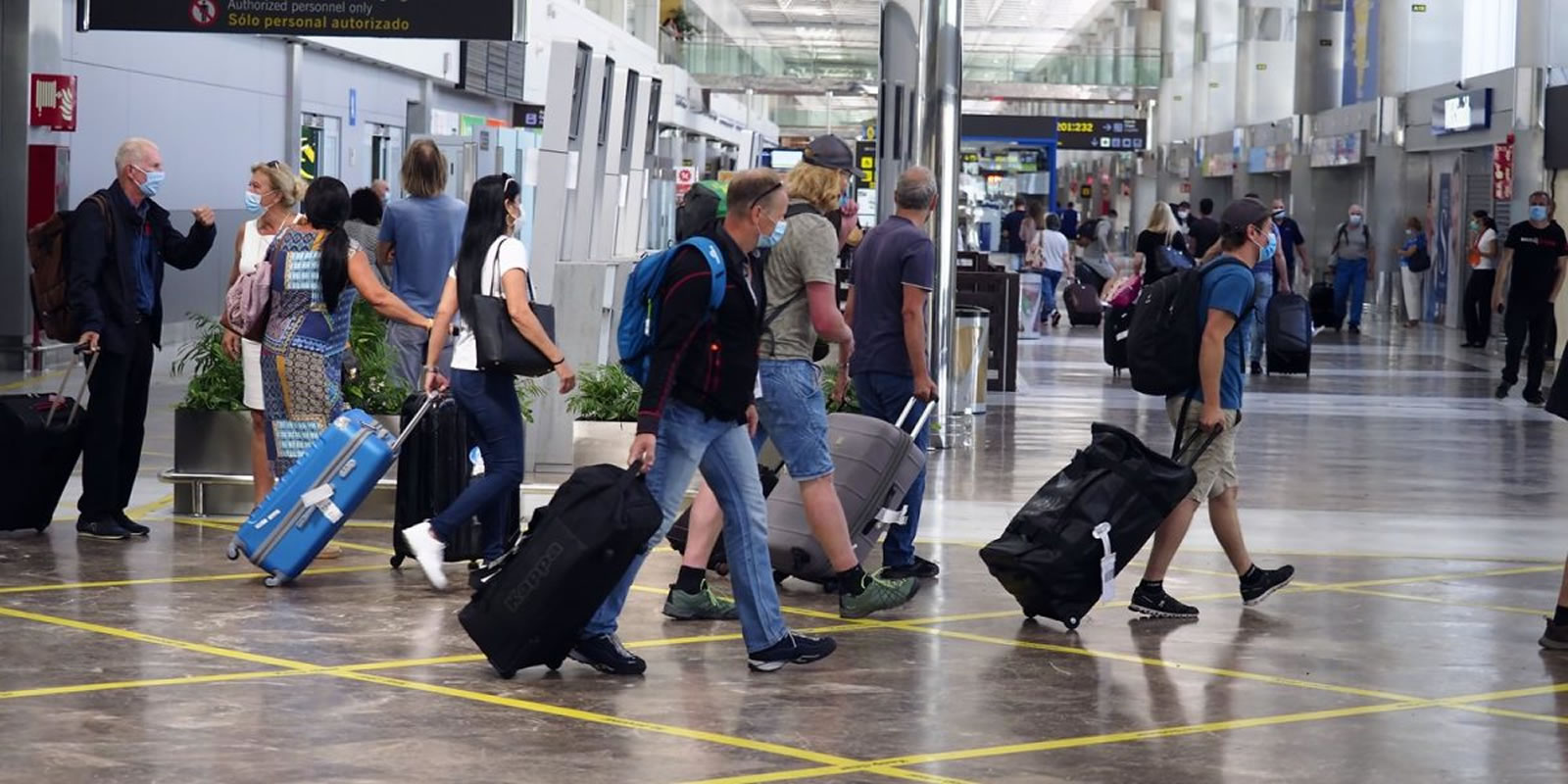 Airlines request that vaccinated tourists can enter Spain without Covid tests