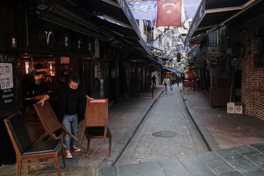 Turkey announces full lockdown until May 17th to halt Covid surge 