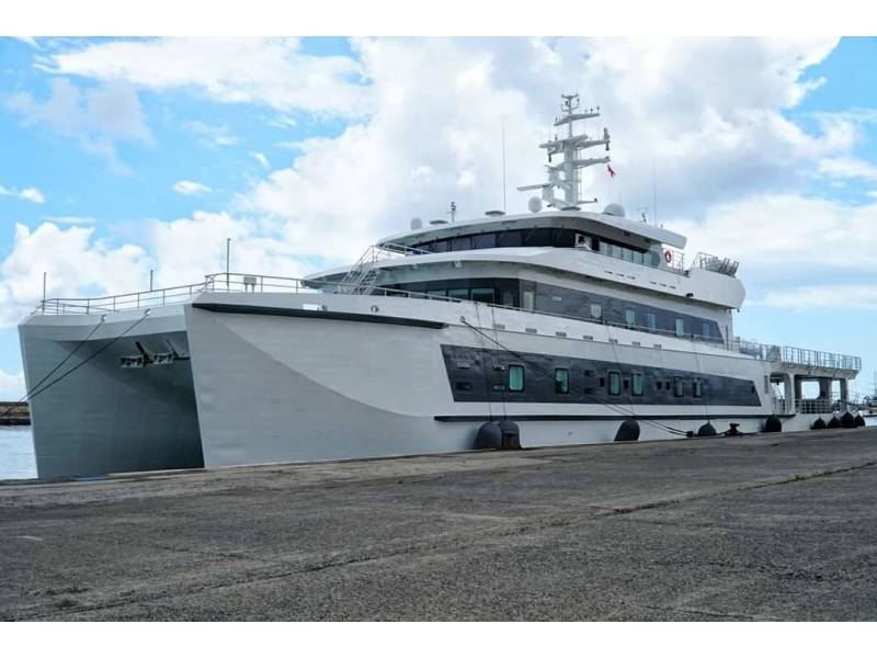 Bill Gates luxurious catamaran stops off in the Port of Santa Cruz de Tenerife