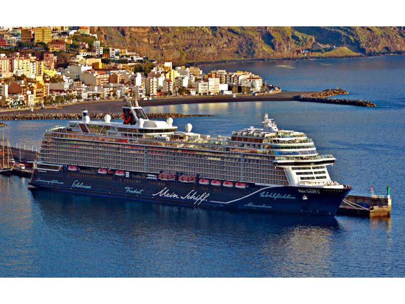 The Canaries have 25,000 cruise passengers despite the global stoppage