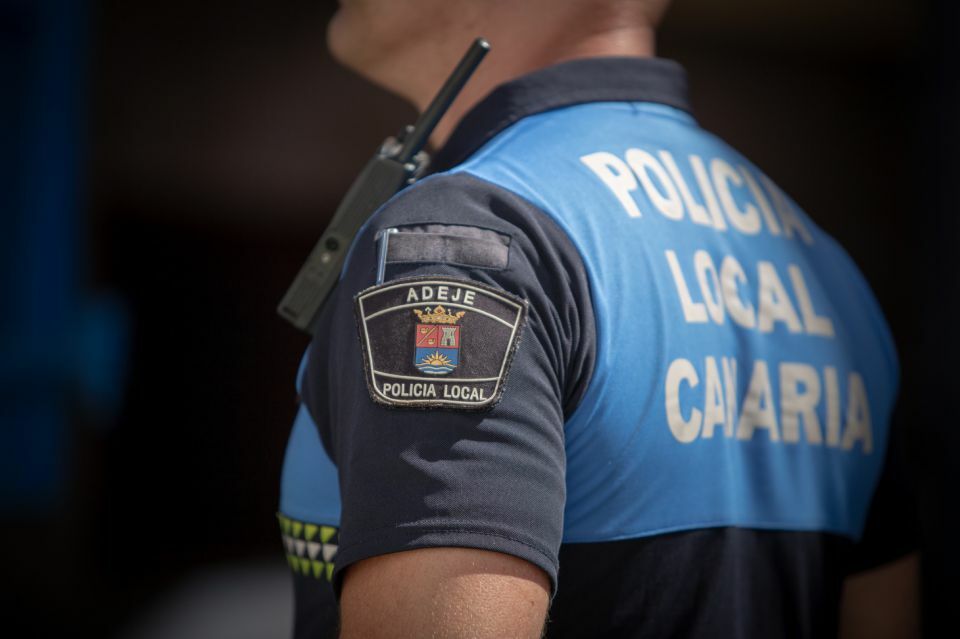 Police break up two illegal parties in Adeje over the weekend