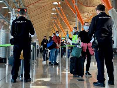 Epidemiologists ask for 14-day quarantines for travellers from ‘risk’ countries 