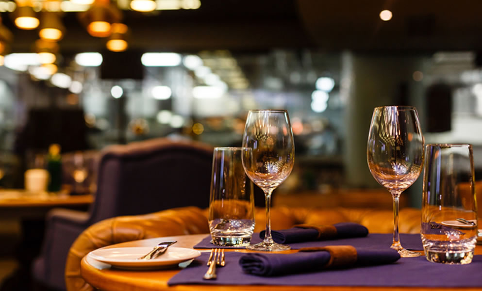 Restaurants have to collect client data in Levels 1 and 2 if eating inside