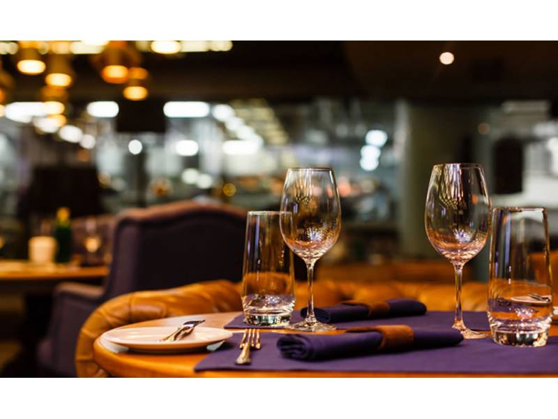 Restaurants have to collect client data in Levels 1 and 2 if eating inside