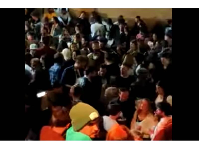VIDEO: Mass gathering in Fuerteventura angers local residents VIDEO: Mass gathering in Fuerteventura angers local residents