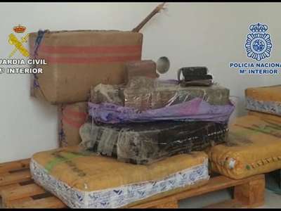 Two men arrested in Lanzarote for trafficking humans and drugs 