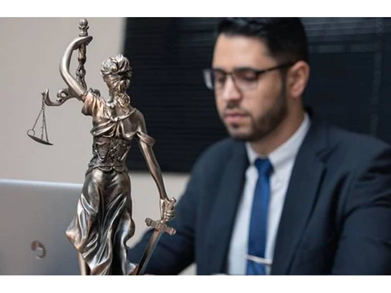 Six qualities to look for when hiring a personal injury lawyer
