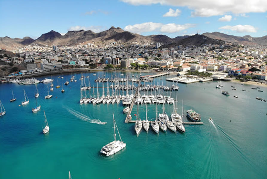 Hunt for Anna and Olivia Day 11: Police inspect suspicious sailboat in Cape Verde