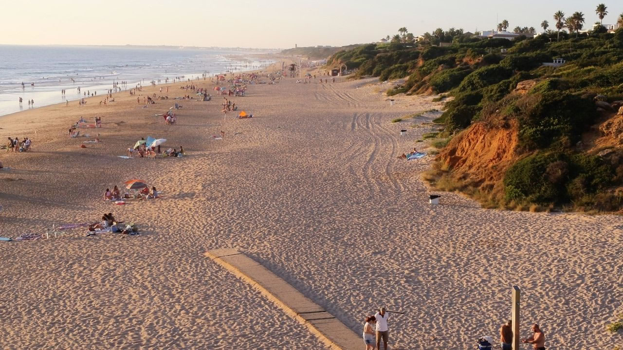 Hunt for Anna and Olivia Day 14: Woman claims to have seen them in Cadiz