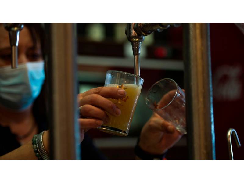 Bars and restaurants can stay open until midnight from tomorrow