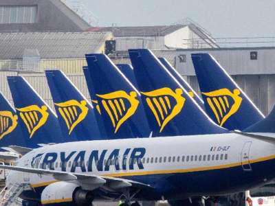 Ryanair wants EU and UK travel restrictions lifted by the end of May