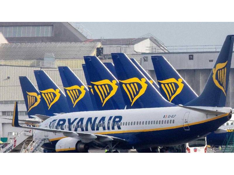 Ryanair wants EU and UK travel restrictions lifted by the end of May