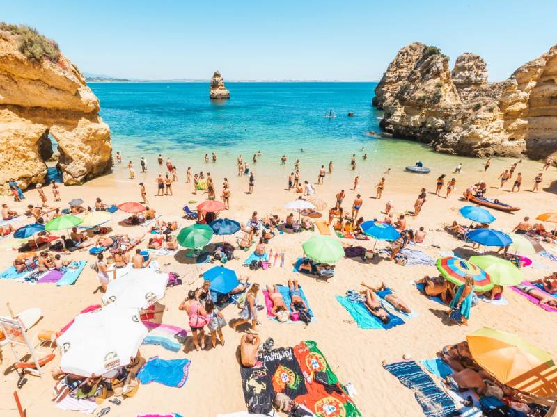 Portugal says ‘YES’ to British holidaymakers from Monday