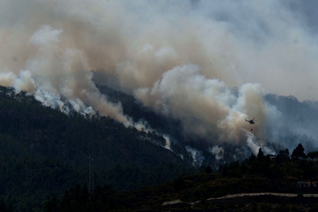 Arico fire is declared a level 1 emergency by the Government