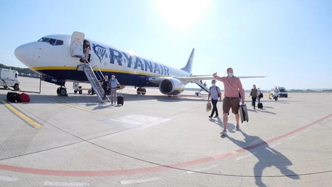 British tourists are allowed into Spain from Monday