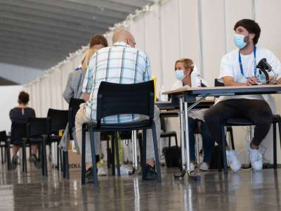 More than 30,000 requests crash the vaccination appointment website