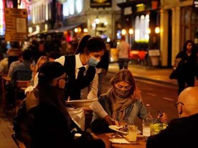 Government proposes maximum closing time of 2am for all nightlife in summer