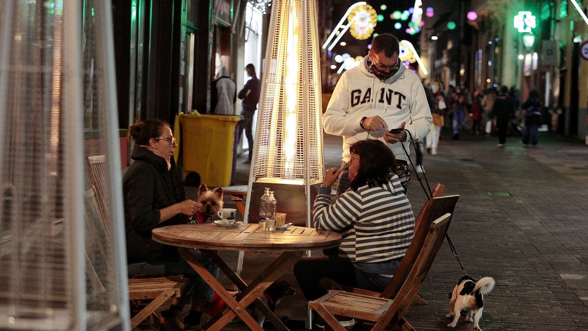 Bars and restaurants can now stay open till 1am, and nightlife til 2am