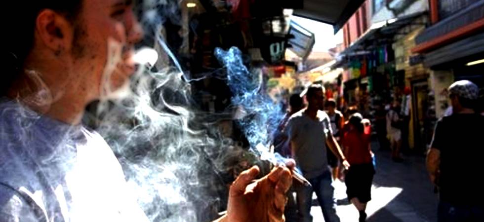 New law is passed to maintain no smoking in public areas