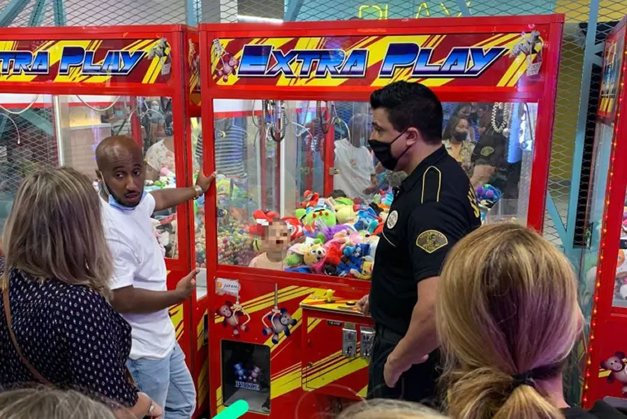 Young child gets trapped in ‘grabber’ machine in Gran Canaria arcade 
