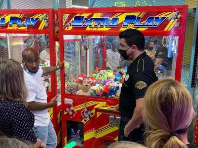 Young child gets trapped in ‘grabber’ machine in Gran Canaria arcade 