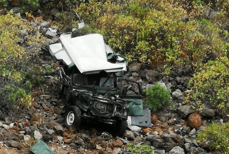 Man killed as car plunges 100 metres into a ravine in Gran Canaria