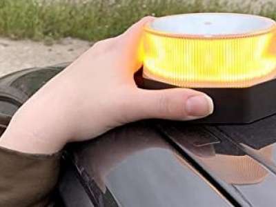 Orange beacon lights are a new requirement in case of breakdown from July 1st