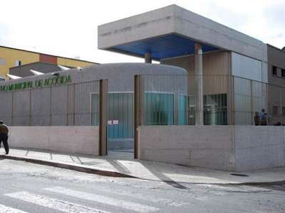 100 users of Santa Cruz shelter transferred to Adeje for quarantine after Covid outbreak