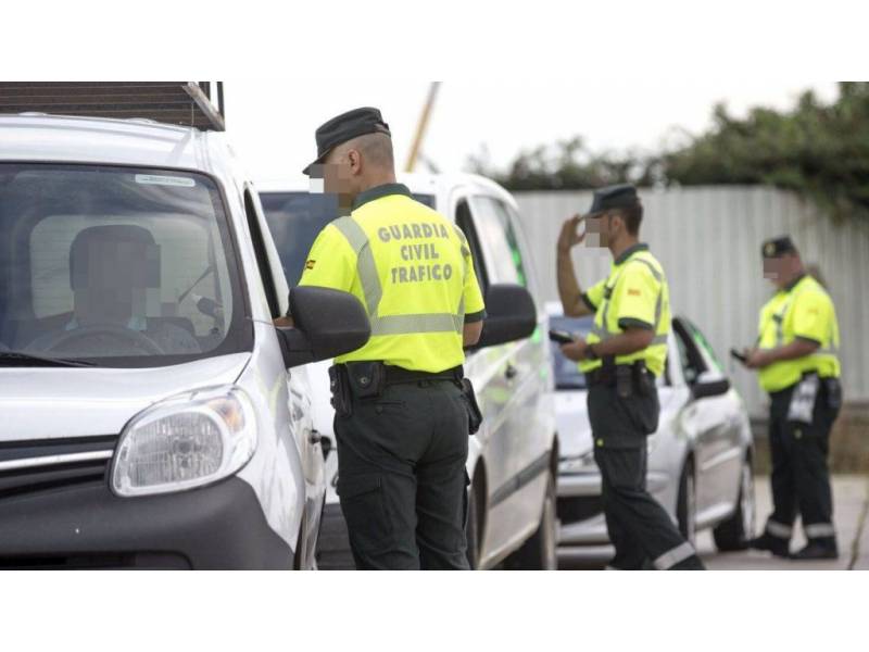 DGT are intensifying police stop checks this weekend with fines up to 1,000 euros