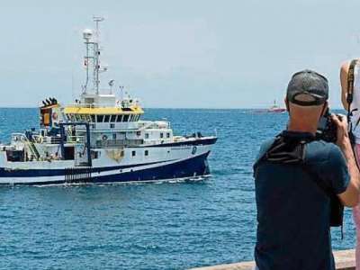 Two oxygen tanks are found in the area being searched for Tomás Gimeno and Anna 