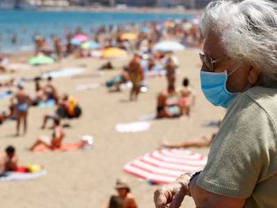 Countdown in the Canaries to no masks outdoors!