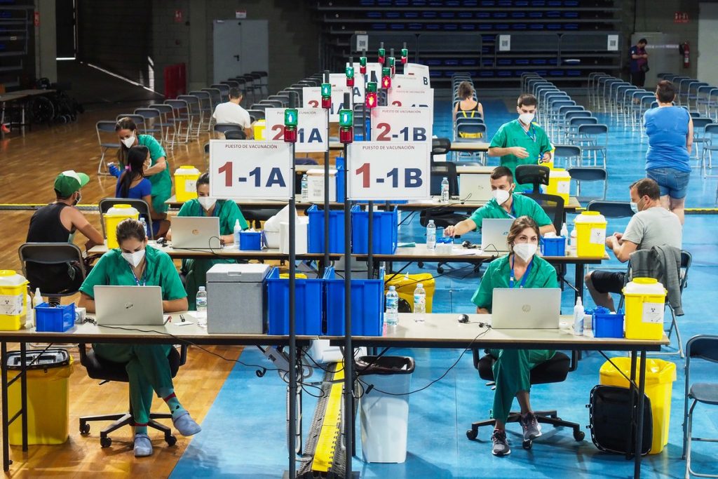 The Santiago Martín pavilion is now ready to vaccinate 24 hours a day