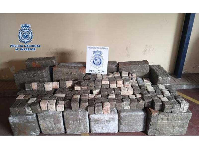 Two men arrested with 1,270 kilos of hashish in Fuerteventura Two men arrested with 1,270 kilos of hashish in Fuerteventura