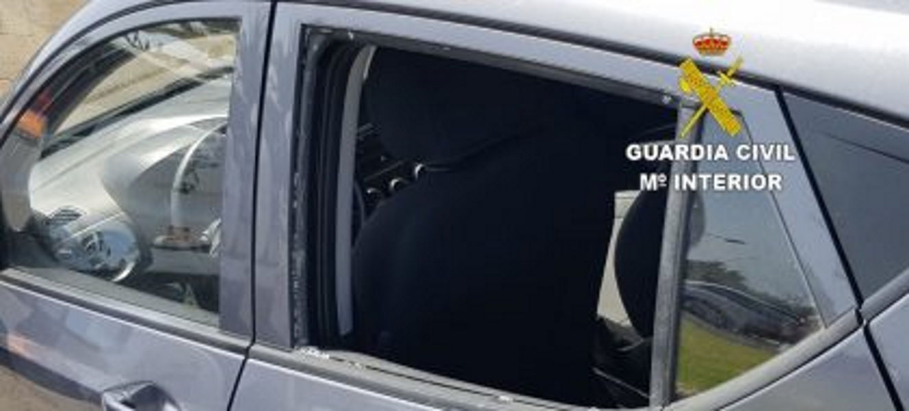 Police have to smash window to rescue baby locked in hot car 