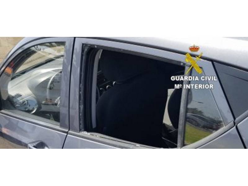 Police have to smash window to rescue baby locked in hot car Police have to smash window to rescue baby locked in hot car