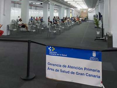 Almost 50% of the target population in the Canaries are fully vaccinated