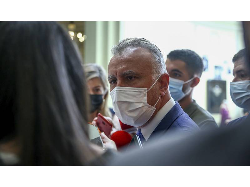 Health informs of more than 600 new cases already today on a key day for restrictions