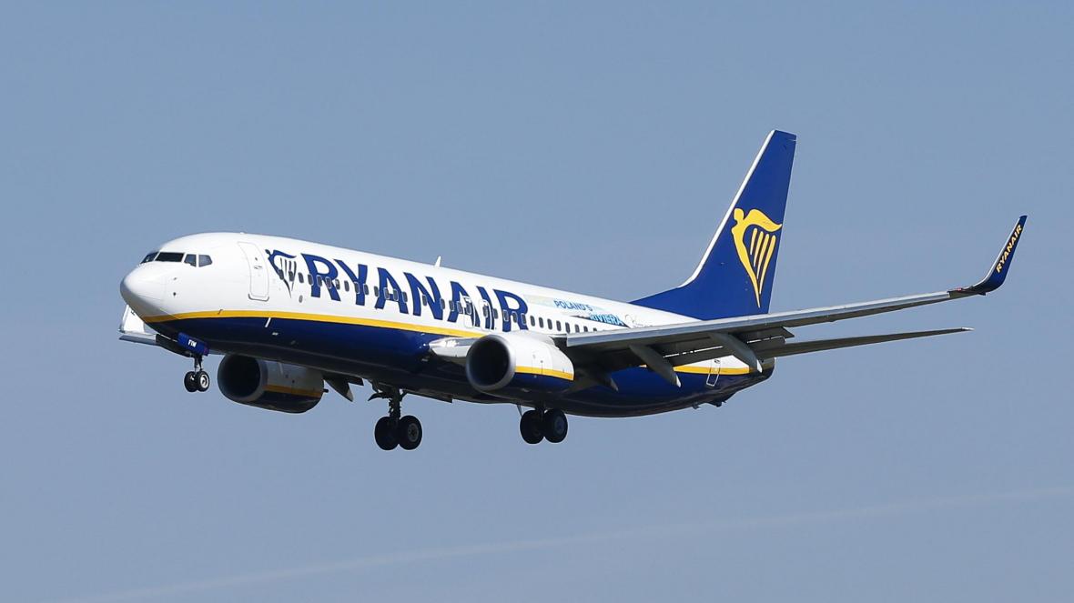 Policeman reported for sending daughter to Gran Canaria knowing she had Covid