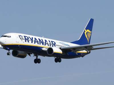 Policeman reported for sending daughter to Gran Canaria knowing she had Covid