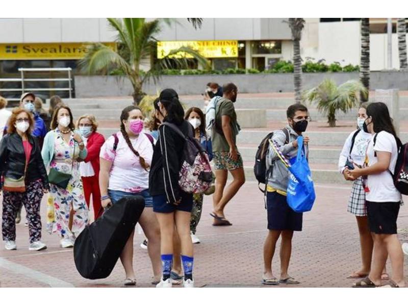 Parliament vote keeps masks as optional outdoors in public in Spain