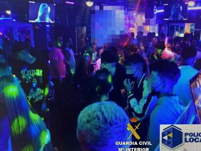 Lanzarote nightclub denounced for excess capacity, dancing, and no masks