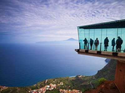 Light rain this morning and clear this afternoon in the Canary Islands